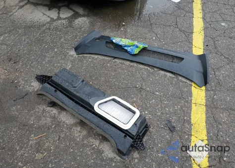 2022 Tesla Model Y z USA, uszkodzony, nr VIN 7SAYGDEE4NF366291